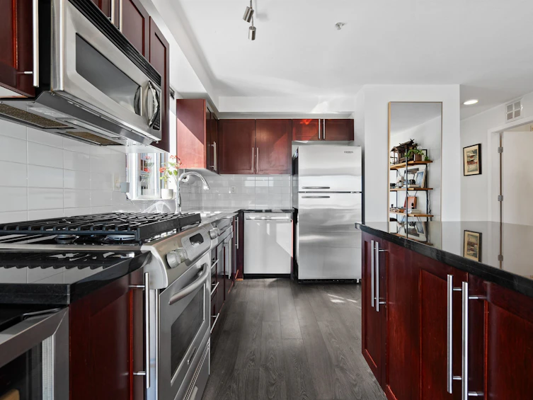 301-122 E 3rd Street, North Vancouver, BC, V7L 1E6 - 10
