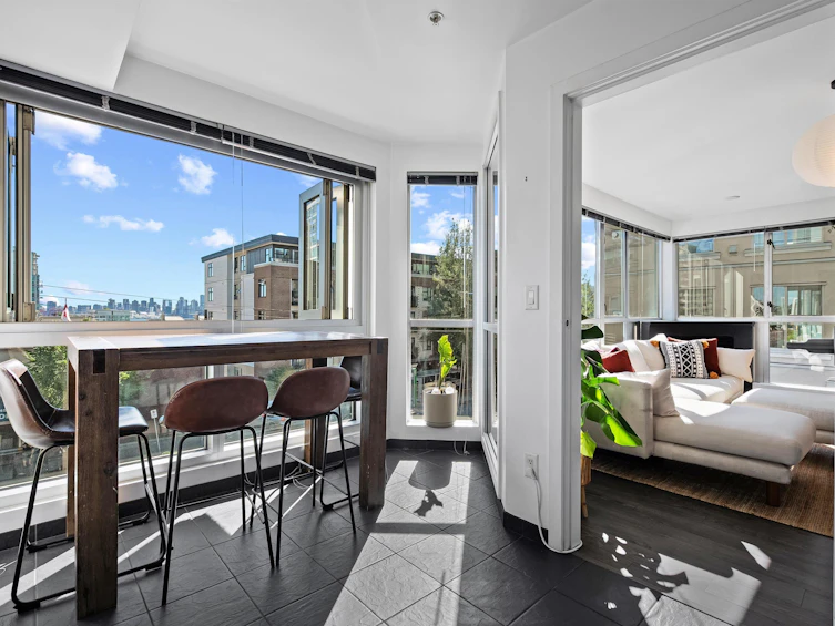 301-122 E 3rd Street, North Vancouver, BC, V7L 1E6 - 2