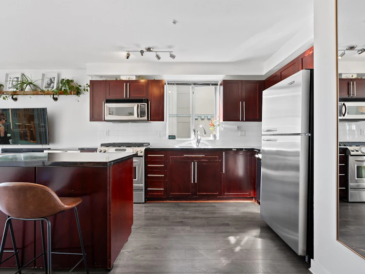 301-122 E 3rd Street, North Vancouver, BC, V7L 1E6 - 9