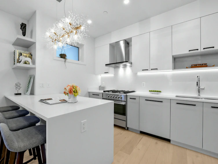3172 W 26th Avenue, Vancouver, BC, V6L 1V8 - 5