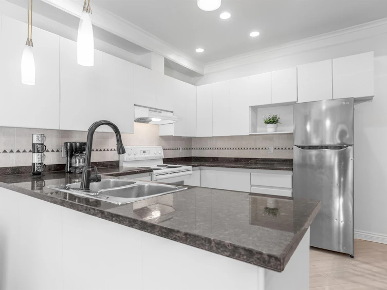 115-8115 121a Street, Surrey, BC, V3W 1J2 - 8