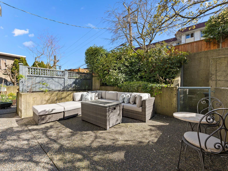202 - 2148 W 2nd Avenue, Vancouver BC V6K 1H6