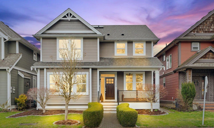 1510 Mackay Crescent