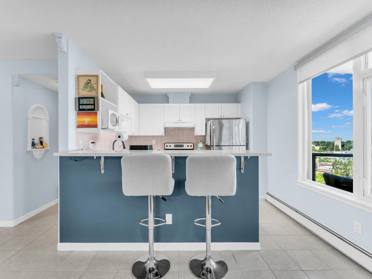 1701-13880 101 Avenue, Surrey, BC, V3T 5T1 - 3