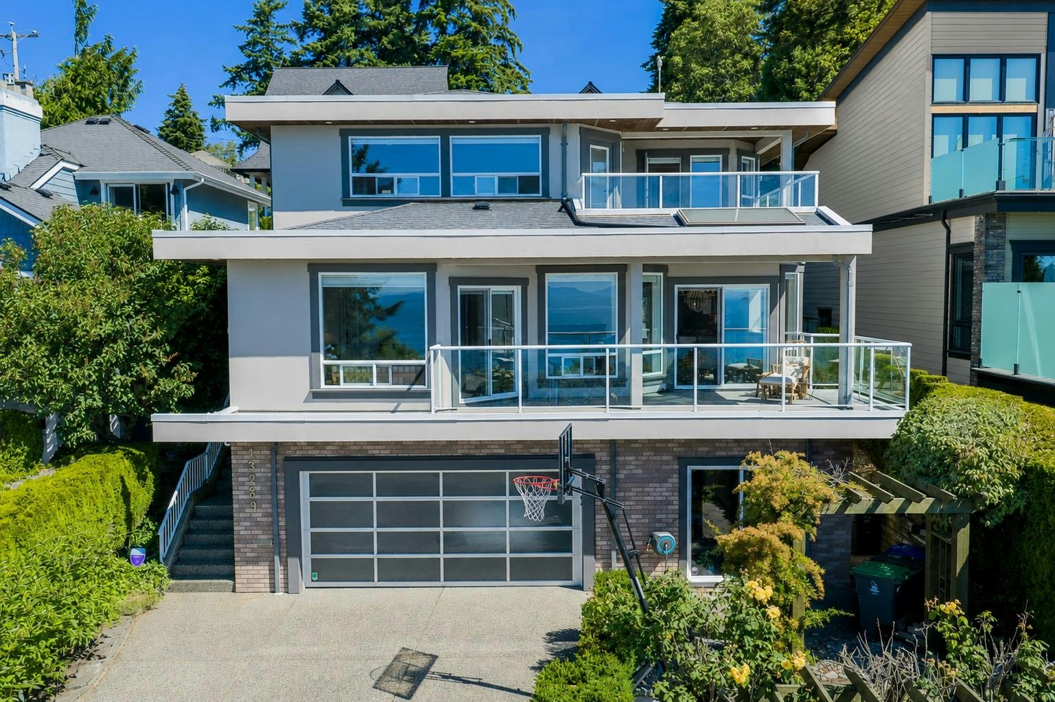 13289 12b Avenue, Surrey, BC, V4A 1C2