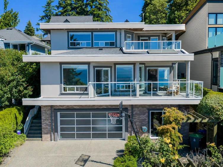 13289 12b Avenue, Surrey, BC, V4A 1C2