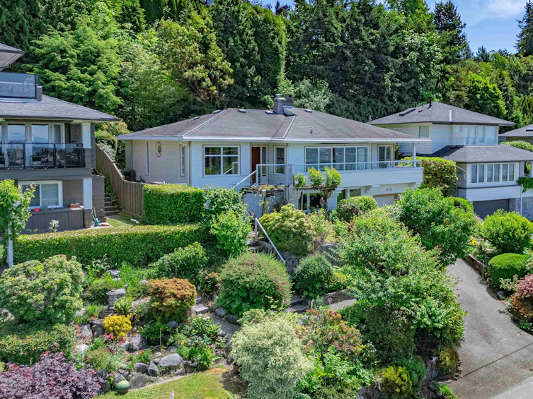 870 Leyland Street, West Vancouver, BC, V7T 2L4 - 2