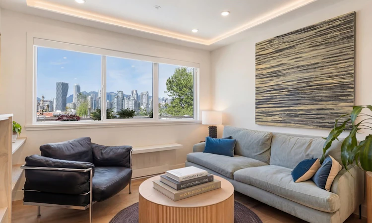 11-1214 W 7th Avenue