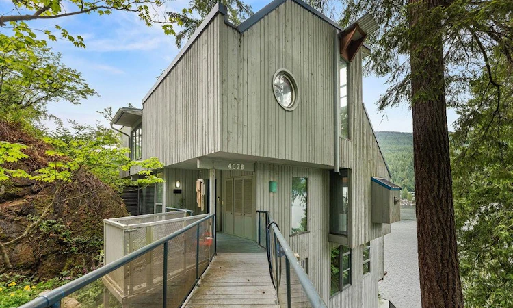 4678 Eastridge Road