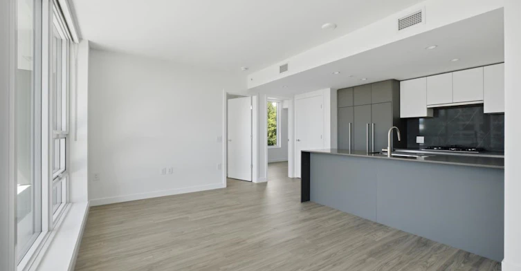 808-2135 Springer Avenue, Burnaby, BC, V5B 2Z6 - 5