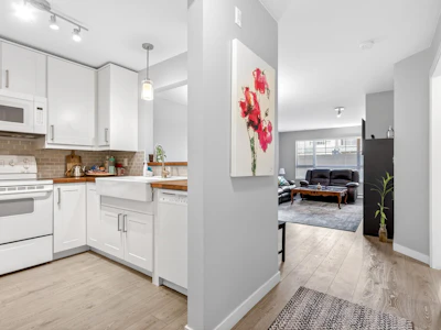 103-2960 Princess Crescent - 4