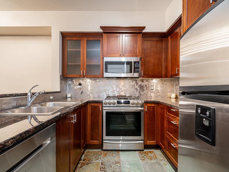 160-7388 Macpherson Avenue, Burnaby, BC, V5J 0A1 - 17