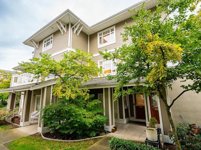 160-7388 Macpherson Avenue - 4
