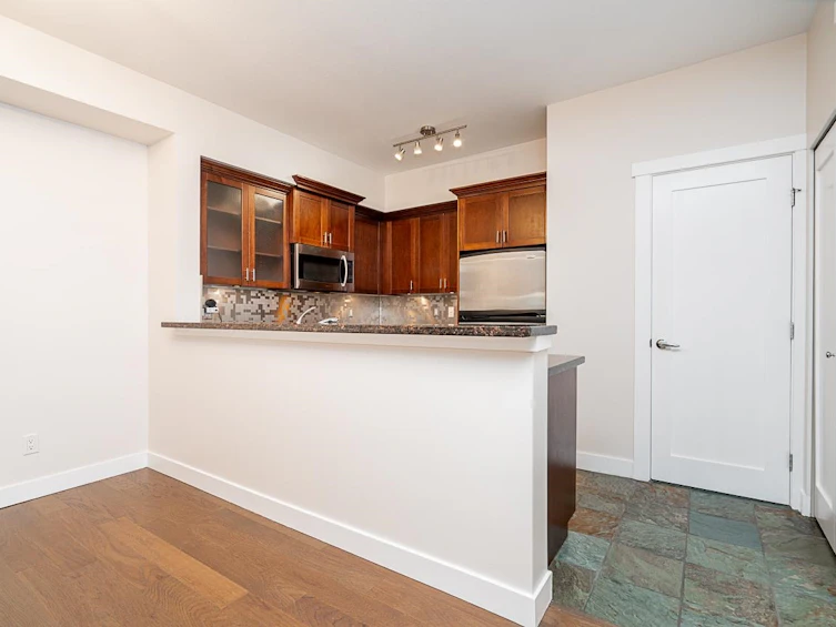 160-7388 Macpherson Avenue, Burnaby, BC, V5J 0A1 - 14