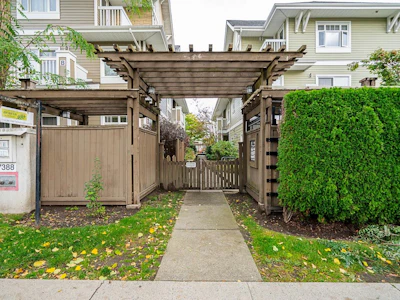 160-7388 Macpherson Avenue - 2