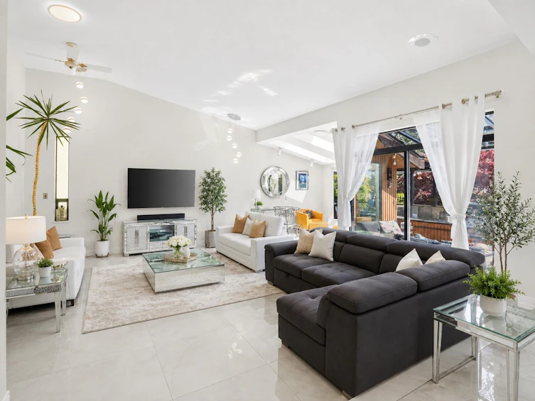 2940 Dresden Way, North Vancouver, BC, V7H 1P6 - 2