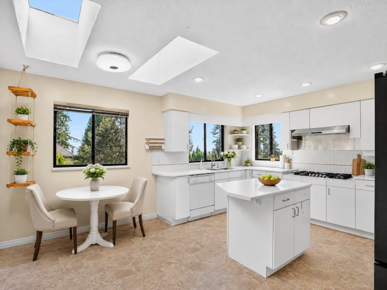 2940 Dresden Way, North Vancouver, BC, V7H 1P6 - 5