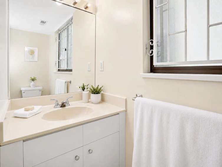 2940 Dresden Way, North Vancouver, BC, V7H 1P6 - 13
