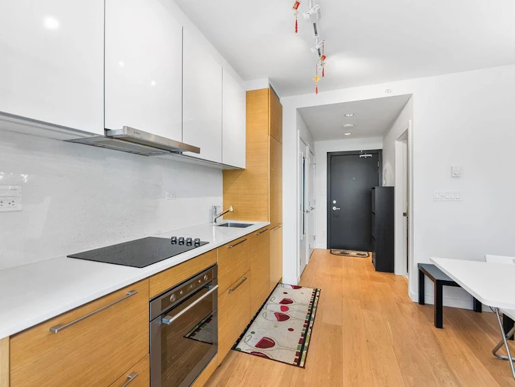 605-13438 Central Avenue, Surrey, BC, V3T 0N2 - 13