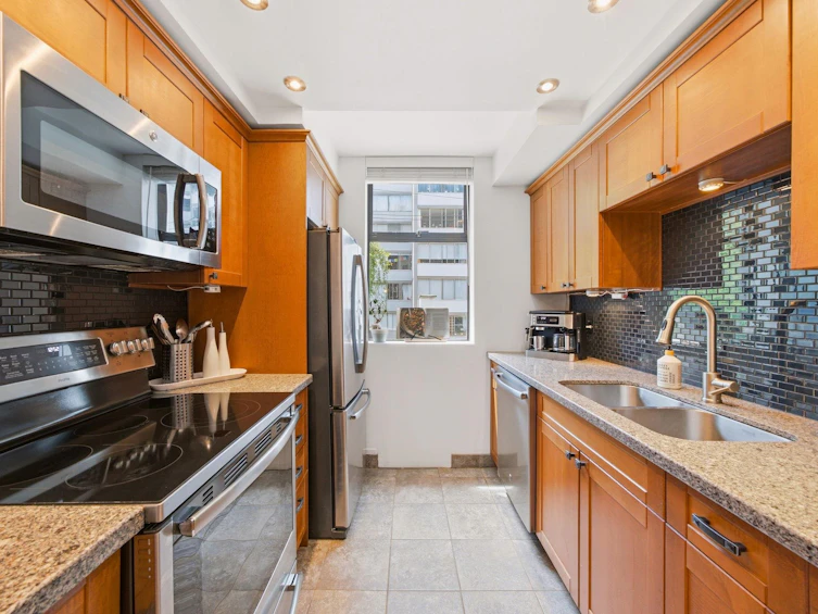 105-1230 Comox Street, Vancouver, BC, V6E 1K7 - 15
