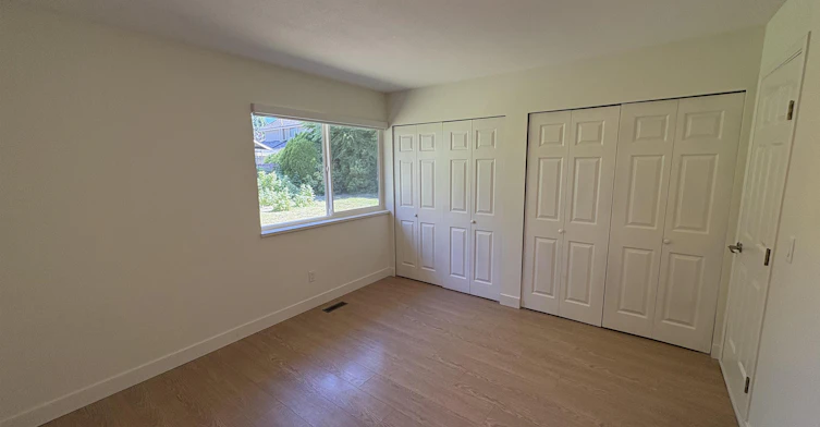 14877 20 Avenue, Surrey, BC, V4A 8E9 - 14
