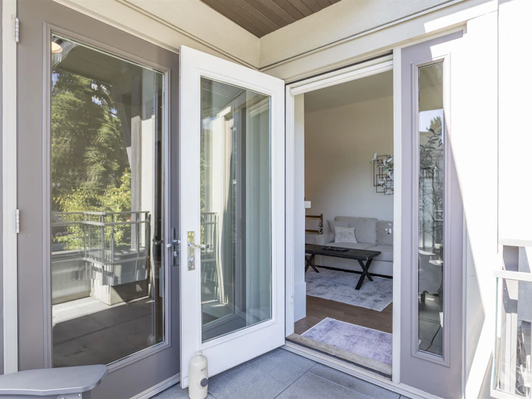 300-2432 Haywood Avenue, West Vancouver, BC, V7V 1Y1 - 11
