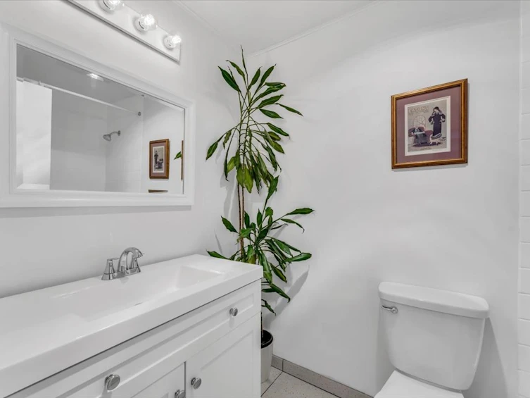 201-120 E 4th Street, North Vancouver, BC, V7L 1H6 - 22