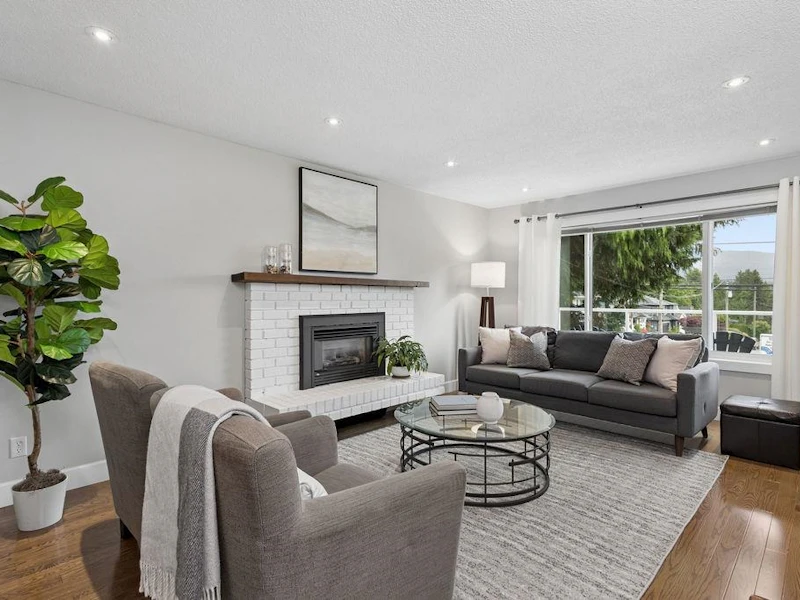 3285 Fromme Road, North Vancouver BC V7K 2E1