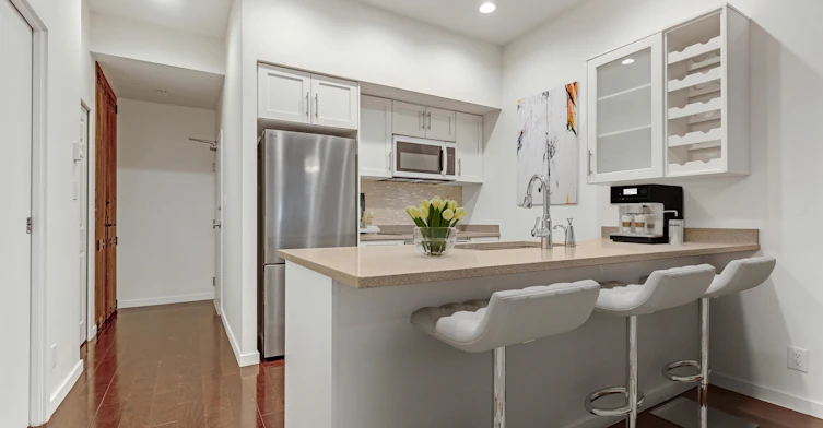 102 Regiment Square, Vancouver, BC, V6B 1W1 - 5