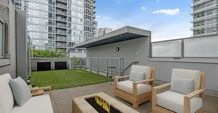102 Regiment Square, Vancouver, BC, V6B 1W1 - 15