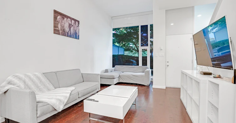 102 Regiment Square, Vancouver, BC, V6B 1W1 - 3