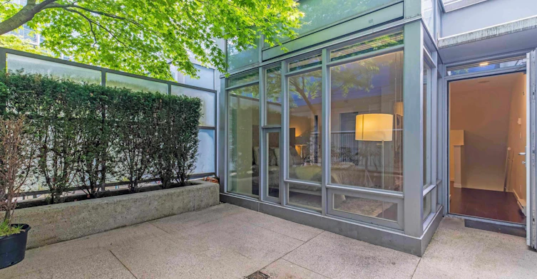 102 Regiment Square, Vancouver, BC, V6B 1W1 - 12