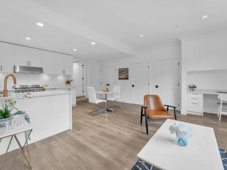 469 W 63rd Avenue, Vancouver, BC, V5X 2J3 - 4