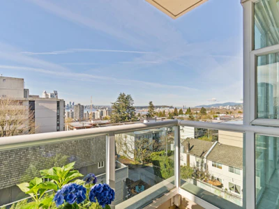 602-567 Lonsdale Avenue - 2