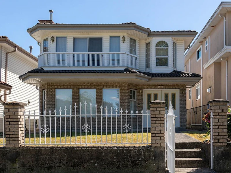 4368 Pandora Street, Burnaby BC V5C 2B7