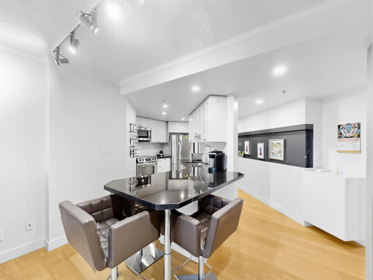708-1050 Burrard Street, Vancouver, BC, V6Z 2S3 - 5