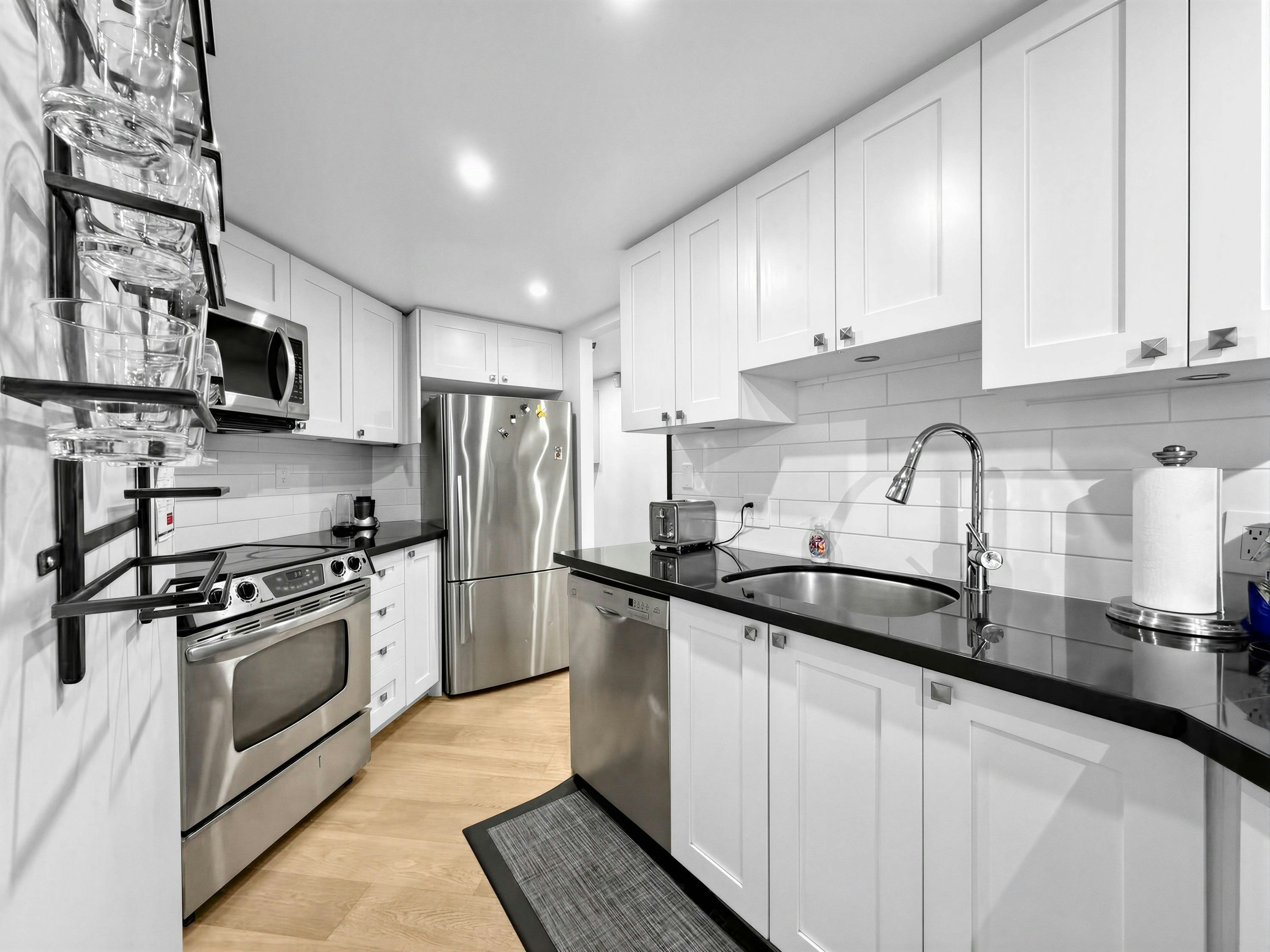 708-1050 Burrard Street, Vancouver, BC, V6Z 2S3 - 6