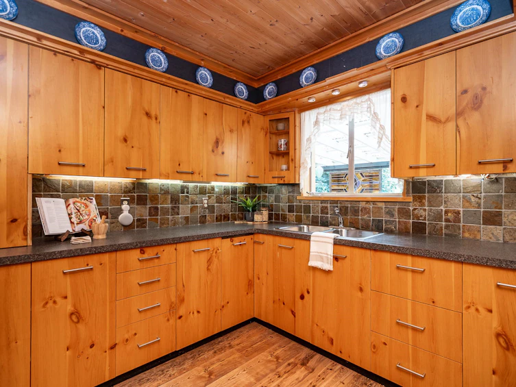 3554 Hastings Street, Port Coquitlam, BC, V3B 4N4 - 9