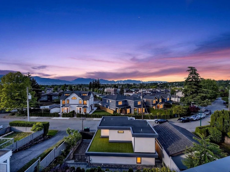 2863 W King Edward Avenue, Vancouver, BC, V6L 1V1 - 2