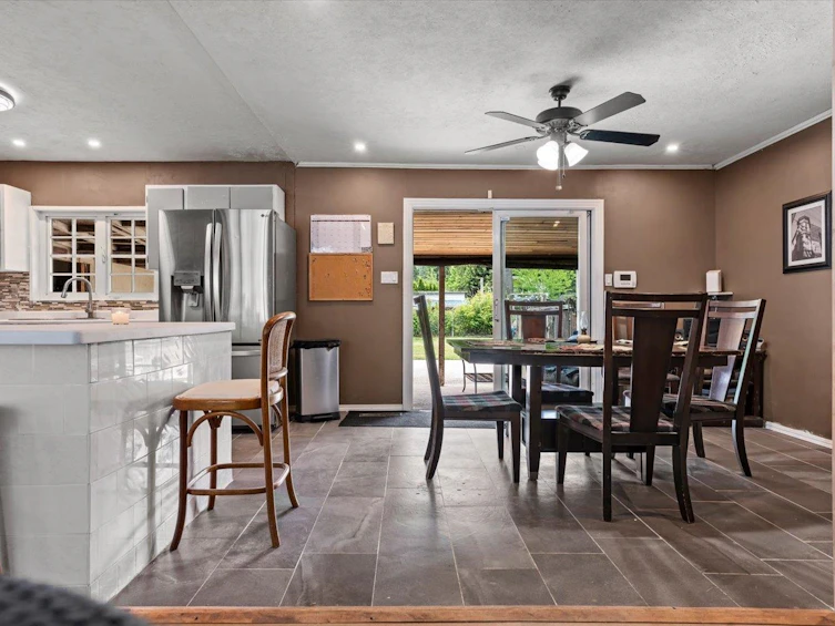 19865 Peter Street, Hope, BC, V0X 1L2 - 9