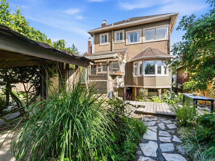 205 Fourth Avenue, New Westminster, BC, V3L 1N5 - 33