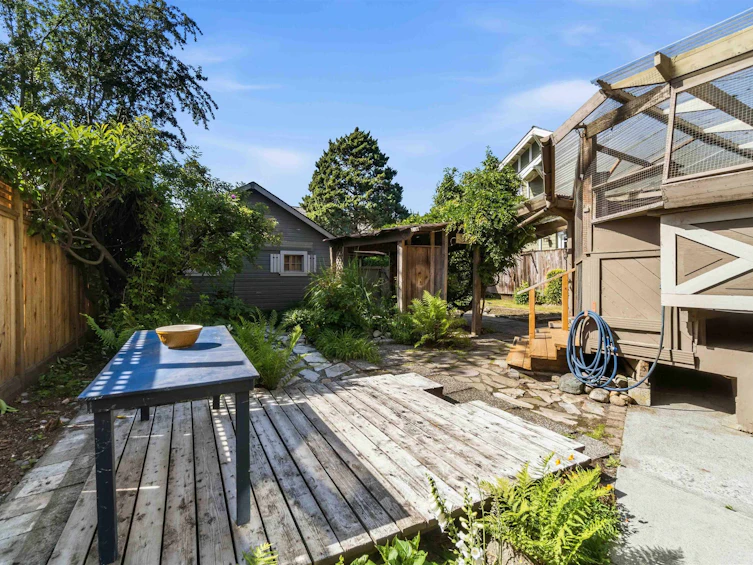 205 Fourth Avenue, New Westminster, BC, V3L 1N5 - 27