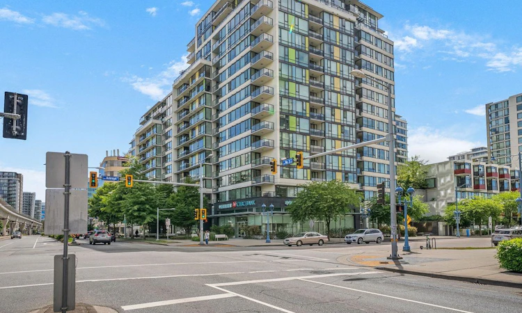 1501-7988 Ackroyd Road