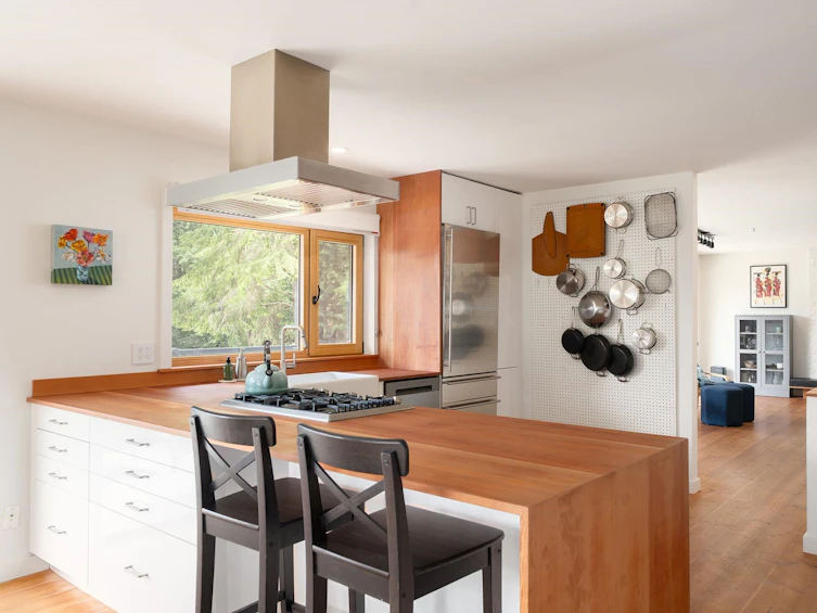 1569 Whitesails Drive, Bowen Island, BC, V0N 1G2 - 4