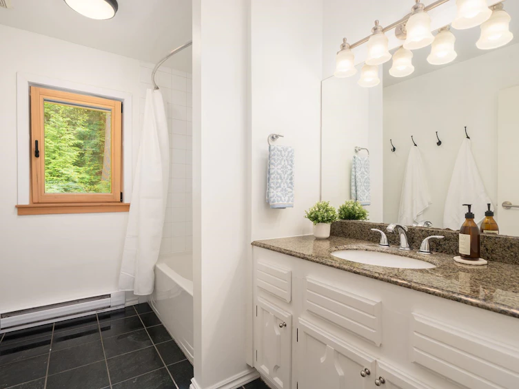 1569 Whitesails Drive, Bowen Island, BC, V0N 1G2 - 22