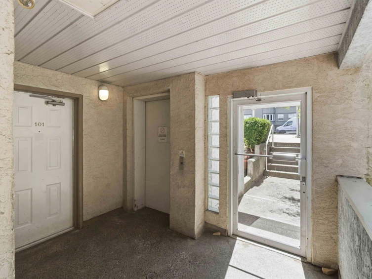 402-3505 W Broadway, Vancouver, BC, V6R 2B5 - 7