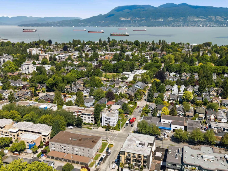 402-3505 W Broadway, Vancouver, BC, V6R 2B5 - 31