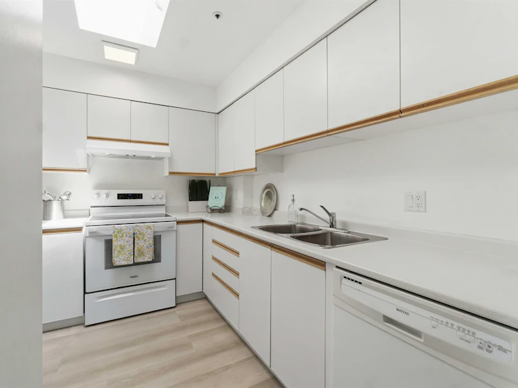 402-3505 W Broadway, Vancouver, BC, V6R 2B5 - 20
