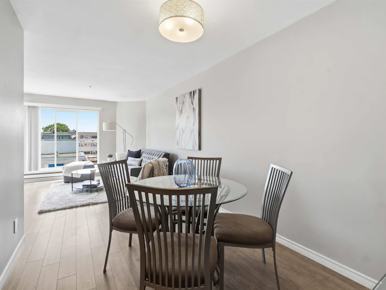 402-3505 W Broadway, Vancouver, BC, V6R 2B5 - 12