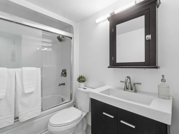 402-3505 W Broadway, Vancouver, BC, V6R 2B5 - 24